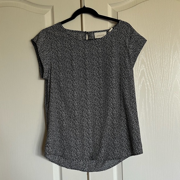 Chico's Tops - Chico’s mini animal Dritz’s short cap sleeve blouse size medium NEW